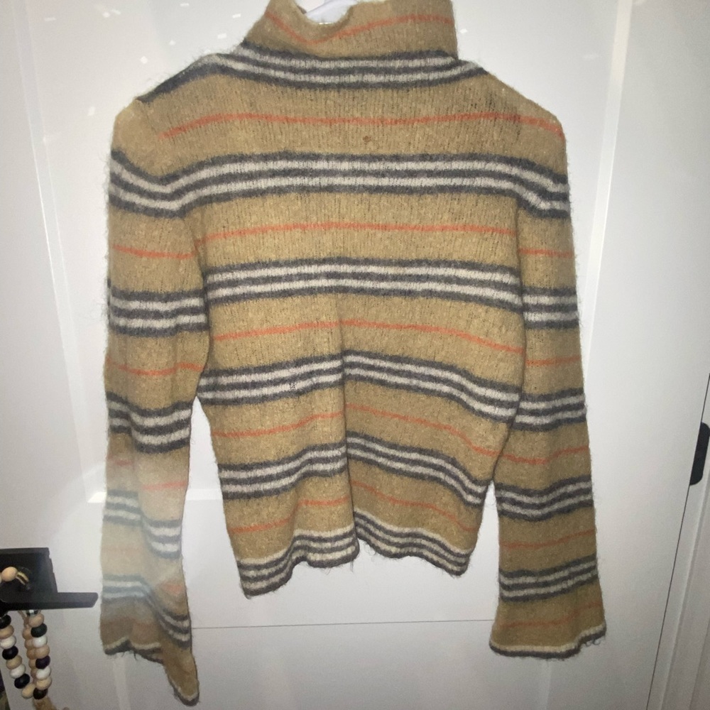 Burberry sweater